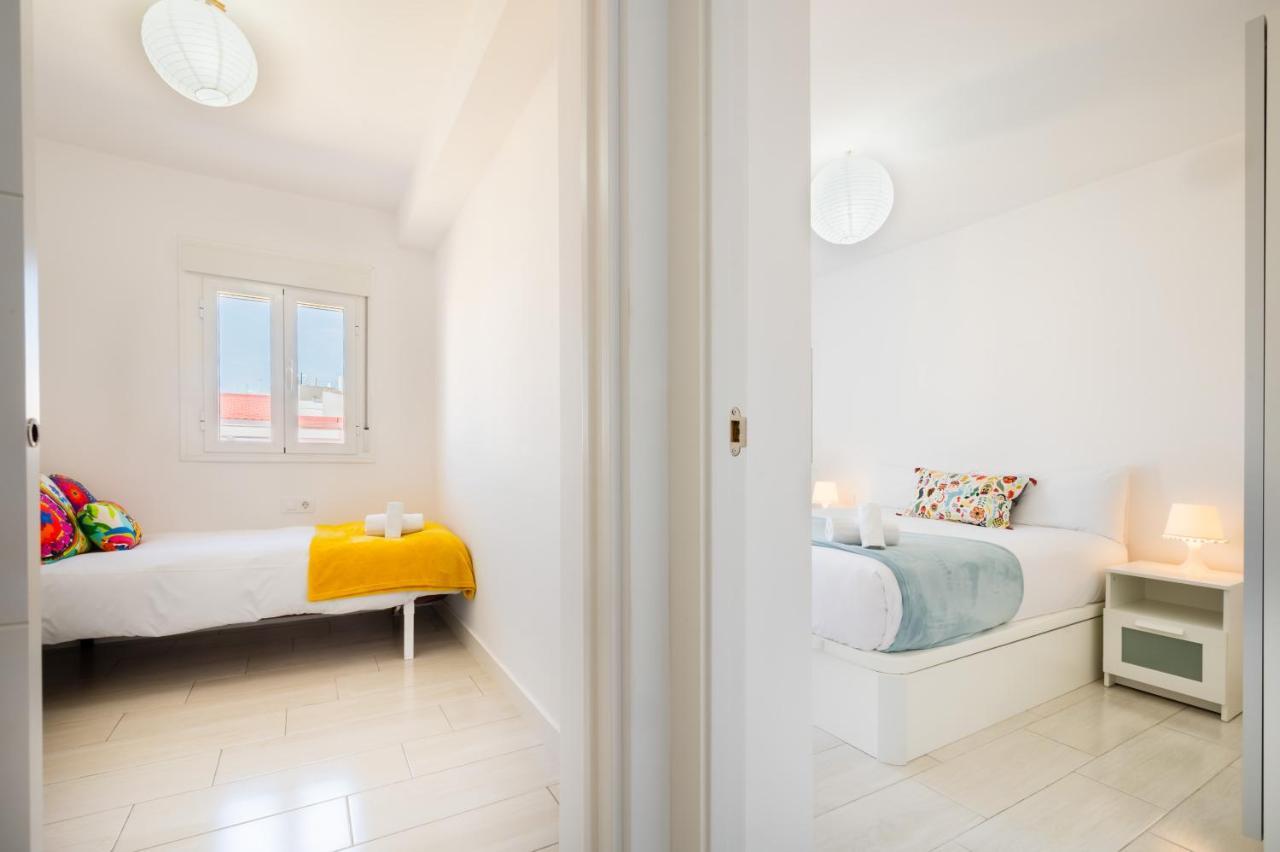 Wide And Colourful- 3Bd 1Bth- Triana Apartment เซบีญา ภายนอก รูปภาพ