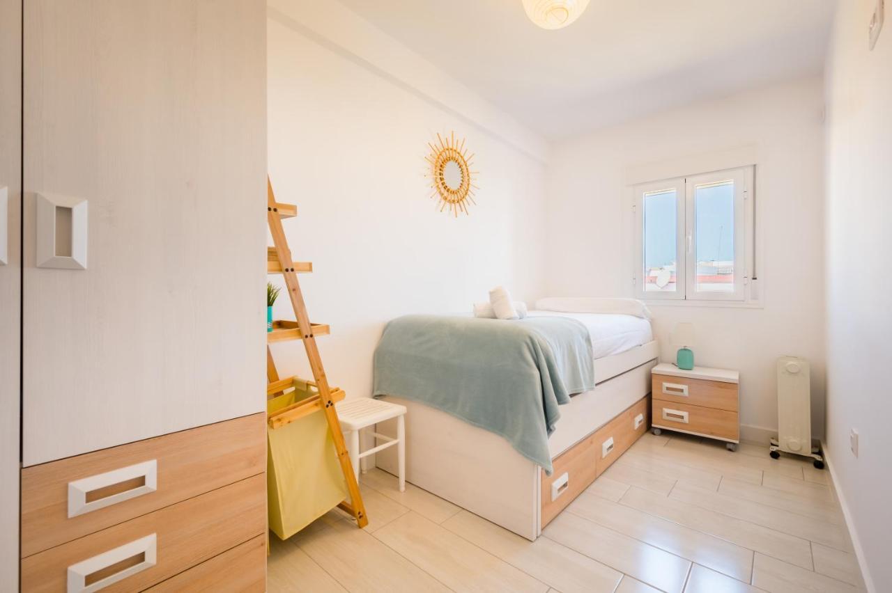 Wide And Colourful- 3Bd 1Bth- Triana Apartment เซบีญา ภายนอก รูปภาพ